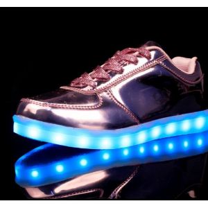 Серебряные светящиеся кроссовки с LED подсветкой