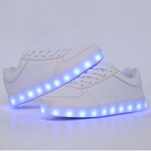 Белые светящиеся кроссовки с LED подсветкой